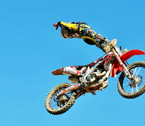 Zac Mackenzie performing.